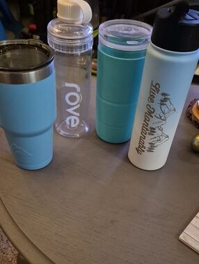 Set Of Four Insulated Containers Good Condition